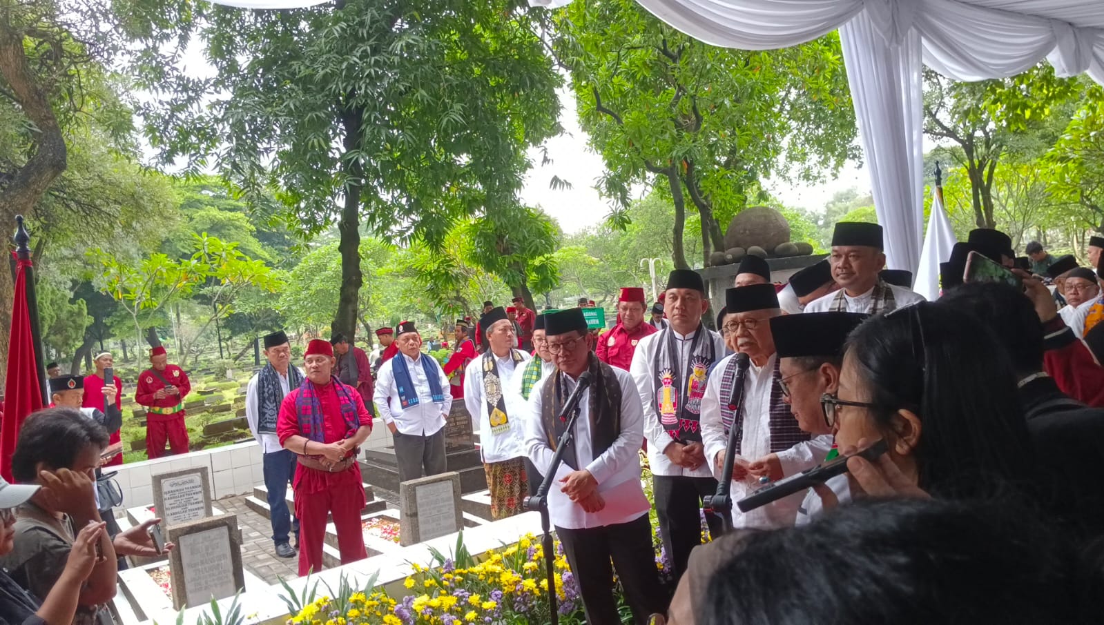 Gubernur DKI dan Tokoh Betawi Hadiri Haul ke-85 M.H. Thamrin